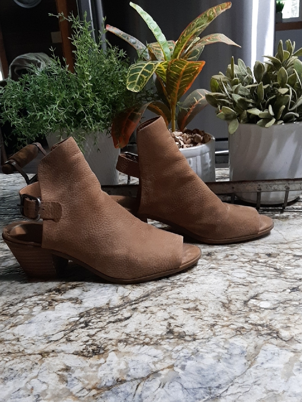 LUCKY BRAND Suede Open Toe Heels Size 8.5